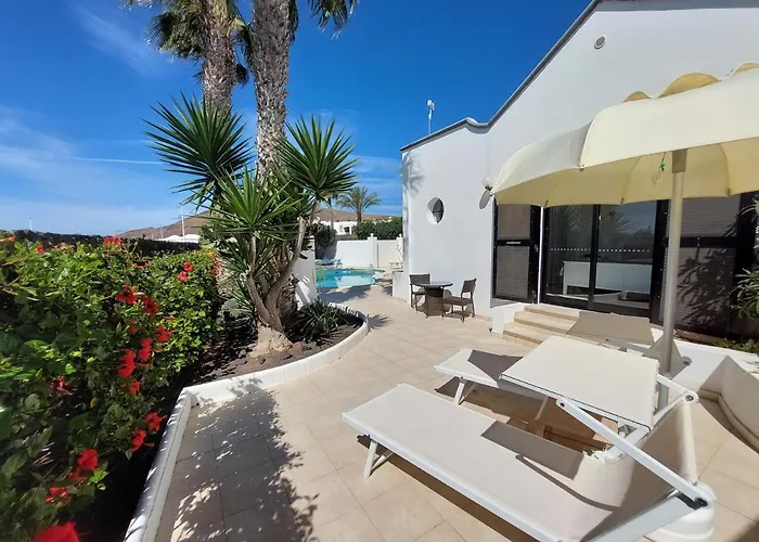 Sol Y Luna & Lanzarote Holidays - Heated Pool! Guest house 3*