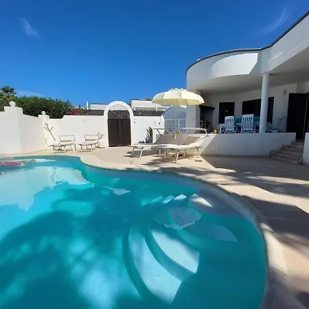 Sol Y Luna & Lanzarote Holidays - Heated Pool! 3*