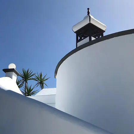Maison d'hôtes Sol Y Luna & Lanzarote Holidays - Heated Pool! 2*